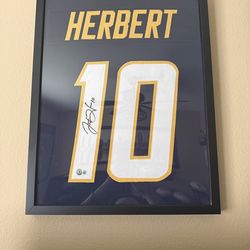 Justin Herbert #10 Los Angeles Chargers Signed Custom Framed Jersey