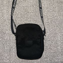 VS Adjustable Crossbody Bag Black
