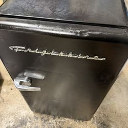 Mini Fridge 