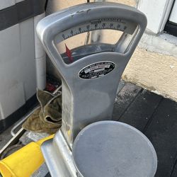 SCALE * THE EXTAC WEIGHT * ANTIQUE