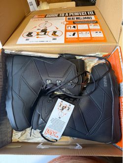 Snowboarding boots