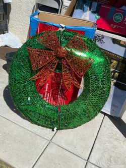 3ft LED Green sparkling Tinsel Wreath