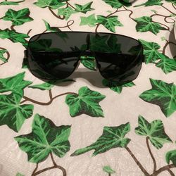 Beautiful Black Burberry Sunglasses 