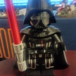 DARTH VADER FIGURE