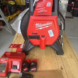 Milwaukee M12 65 Ultra Flex Compact Inspection Camera Kit 