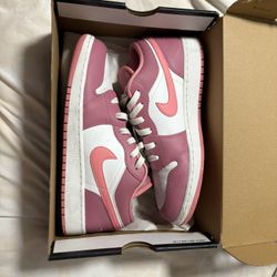 Jordan 1 Low Youth Shoe 