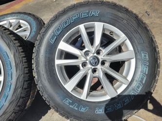 Oem 16" TOYOTA RAV-4/SIENNA Wheels With new COOPER Discover Rugged at tires