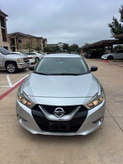 2016 Nissan maxima
