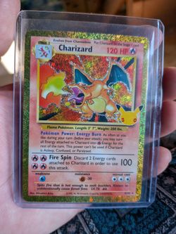 Charizard Holo Pokémon Card 4/102 Base Set 30th Anniversary