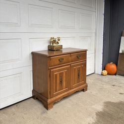 Vintage Server Buffet by Bassett Furniture •FREE DELIVERY•