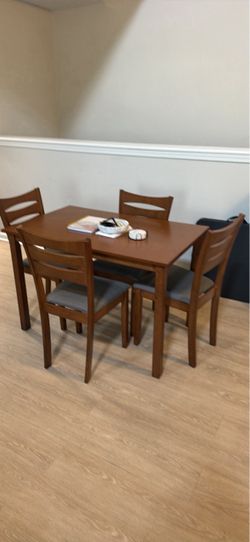 Wood Dining Table Set with 4 Chairs