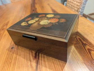 Vintage Wooden Trinket / Jewelry Box w/ Inner Mirror & Textured Paper Lining