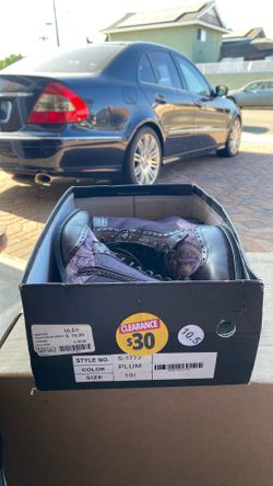 MONTIQUE Plum Boots Size 10.5
