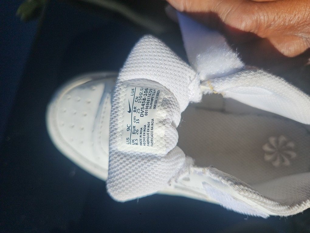 Toddler Nike Leather Tennis Shoes Size 8.5