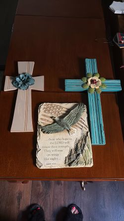 Crosses /wall decor