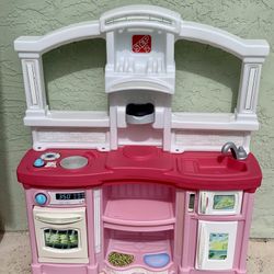 Step 2 Play Kitchen 