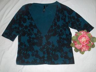Women's size XL 3/4 Length Sleeve SUPER SOFT Sweater