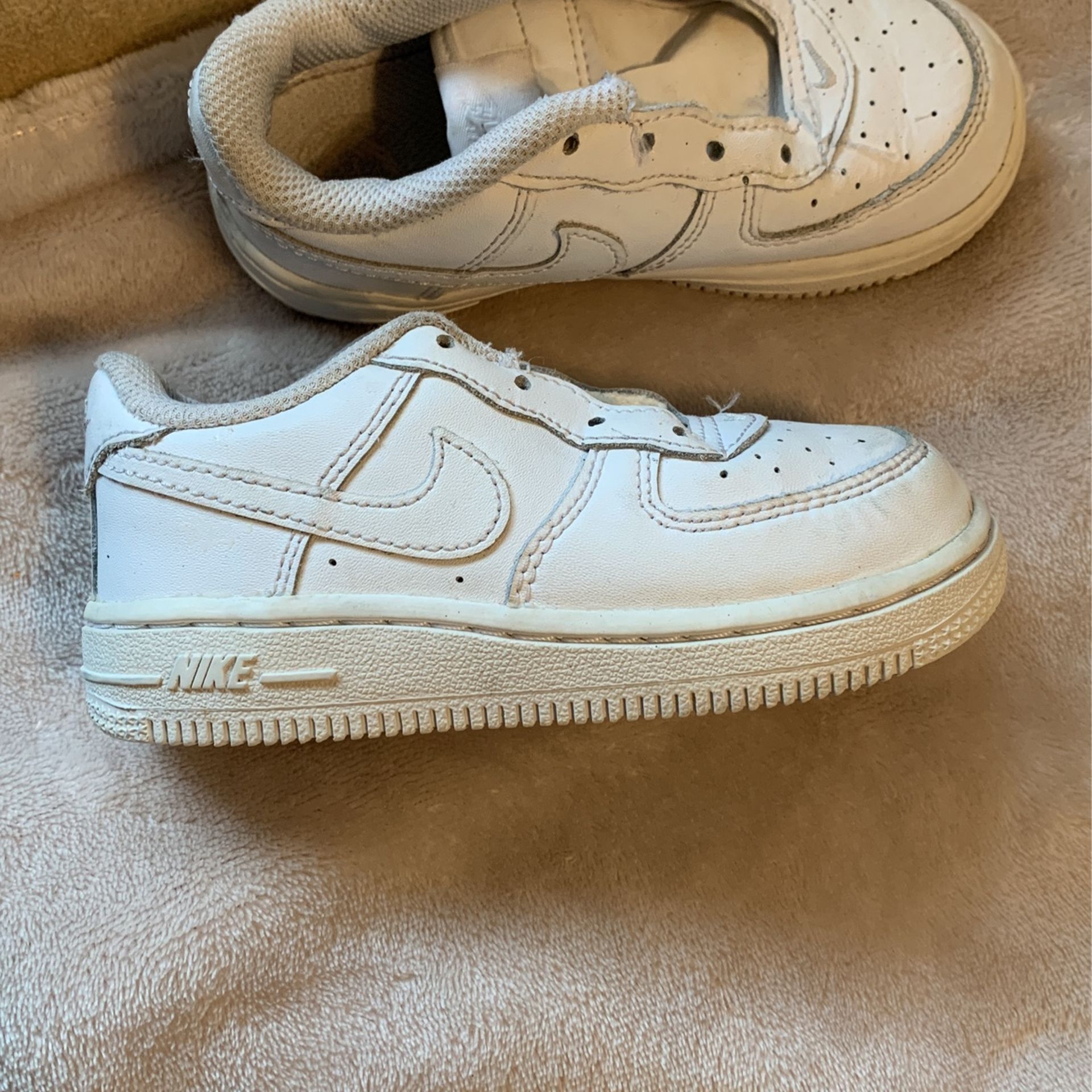 Nike Air Force Ones Toddler Size 8v