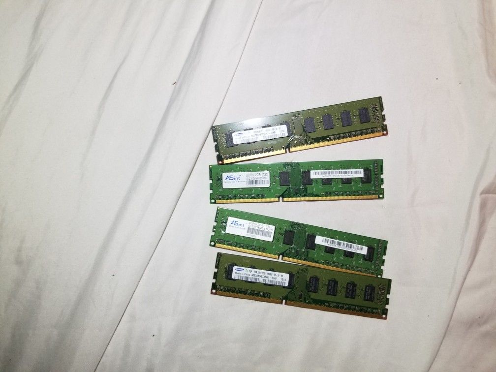 4x2gb (8gb total) ddr3 ram (1333mhz)