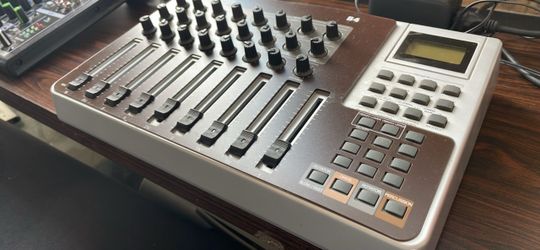 EVOLUTION UC-33 U-CONTROL In Great Condition Like New