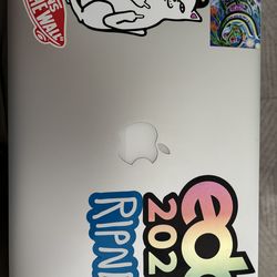 MacBook Air 13” (2017) – Factory Reset – Great Condition