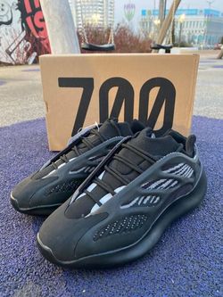 Yeezy 700 Alvah