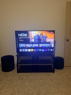 45” smart tv w stand