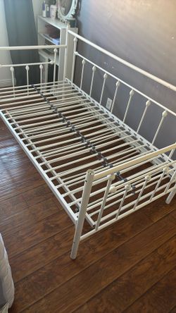 Free Day Bed
