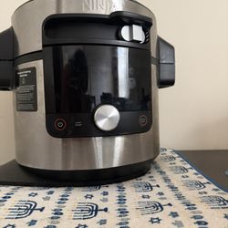 Ninja XL instapot with steam - Bake - grill and air fry option 