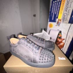 Cristian loubotin size 42 or size 9 mens