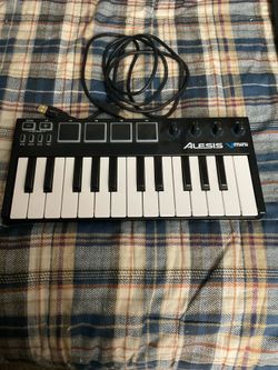 Alesis V Mini w/ cable