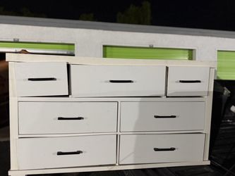 White 7-Drawer Dresser with Black Handles