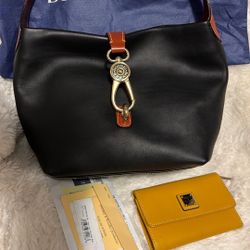 Dooney & Bourke Purse And Wallet 