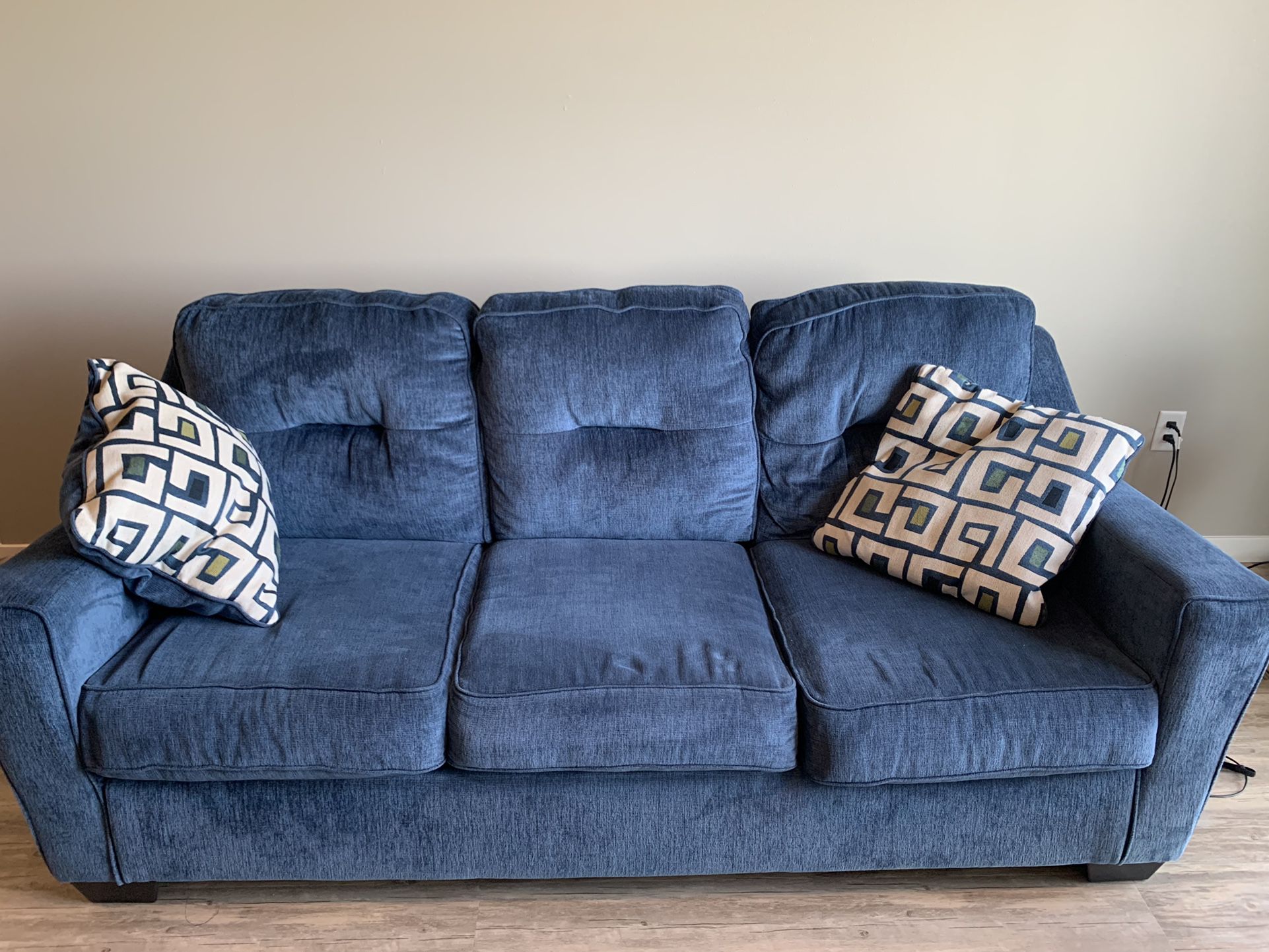 Sofa , Ashley's Furniture . Azure, 86 x 38