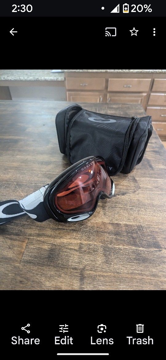 Oakley Ski Snowboard Goggles - All Conditions Lens - XLNT