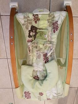 Nice and clean Baby Bouncy chair vibrates, plays music