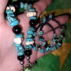 NWT Matching Turquoise Black And White Beaded Bracelet And Hoop Earrings 