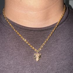 14k Gold Chain And Mini Gold bear 🐻 