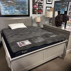 Wonderful 4Pc Bedroom Set! $699 🩶✨ Easy Financing!