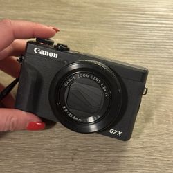 Canon G7X Mark III - With Case included 