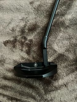 Lab lefty golf putter