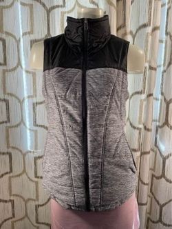 Woman’s Small The North Face Puffer Vest