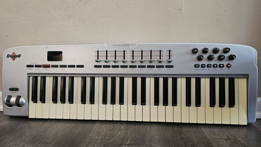 M Audio Oxygen 49 Midi Keyboard