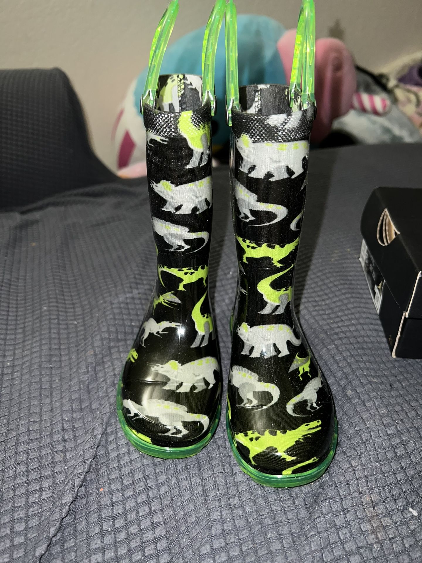 Dino Rain boots 6c