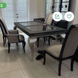 Dinning Table With 10. Chairs . Fancy