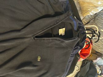 Lacoste quarter