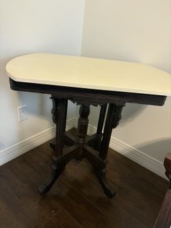 Victorian Era Parlor Table With Carved Walnut Base