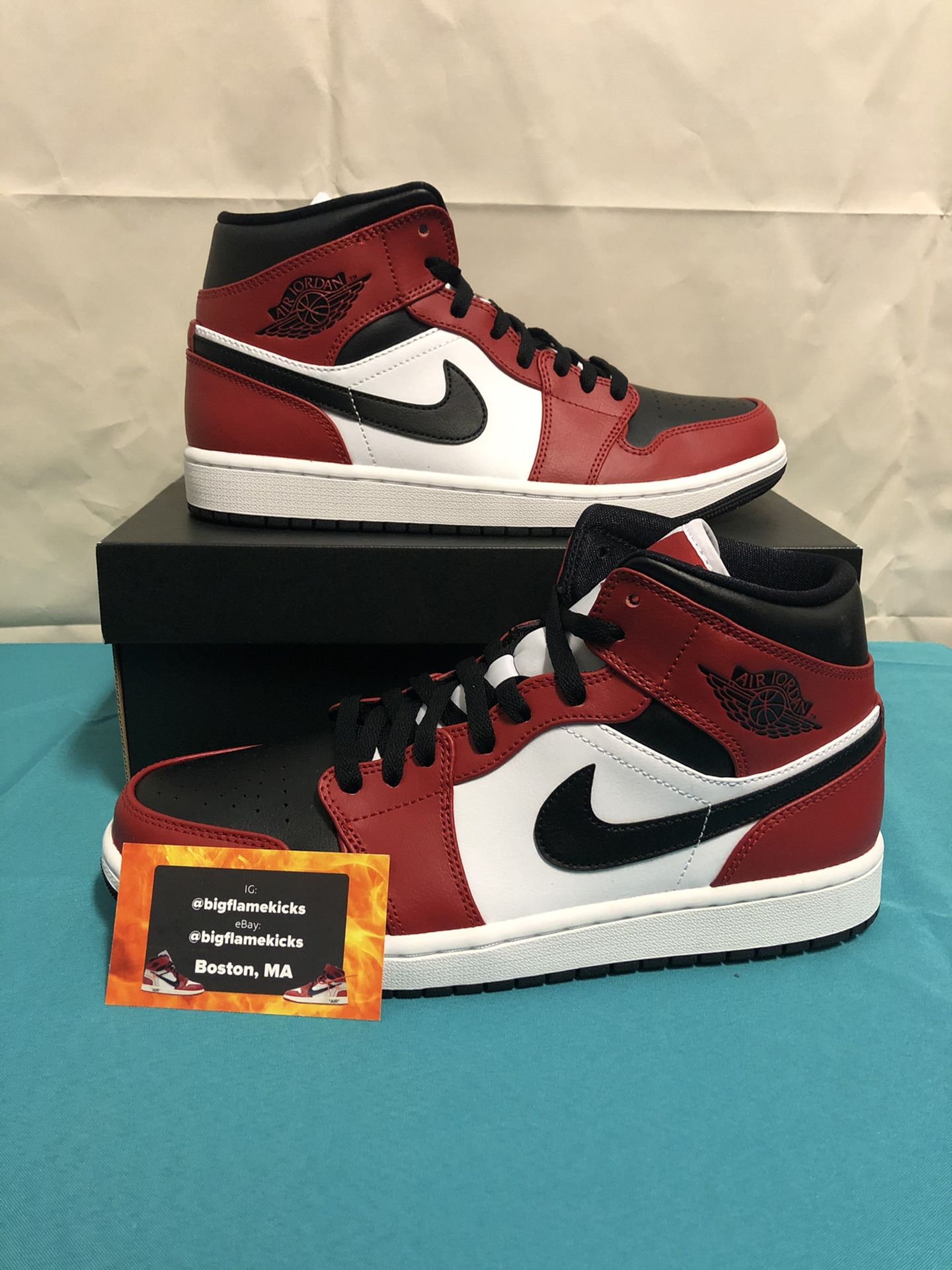 Jordan Retro 1 Mid “Chicago Toe”