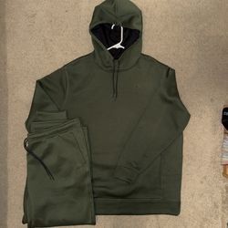 Men’s 2XL Reebok Speedwick Performance Sweatshirt & Sweatpants! Originally Paid $80 For Hoodie & $70 For Pants! Willing to sell Set For $80! Make Me A