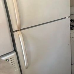 Free Delivery -Frigidaire Refrigerator - 